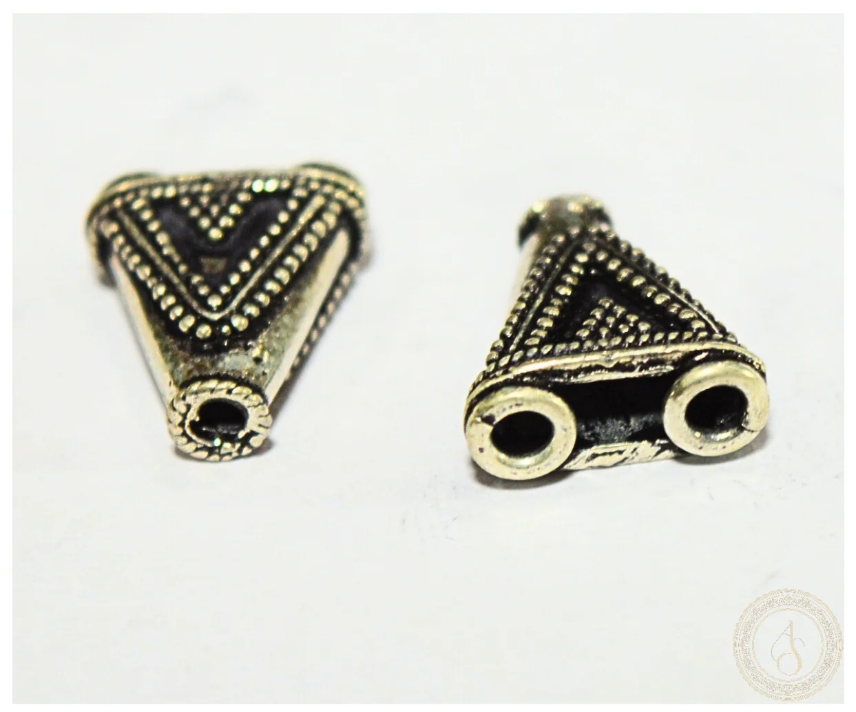 2 Line Nechlace Holder - Finding