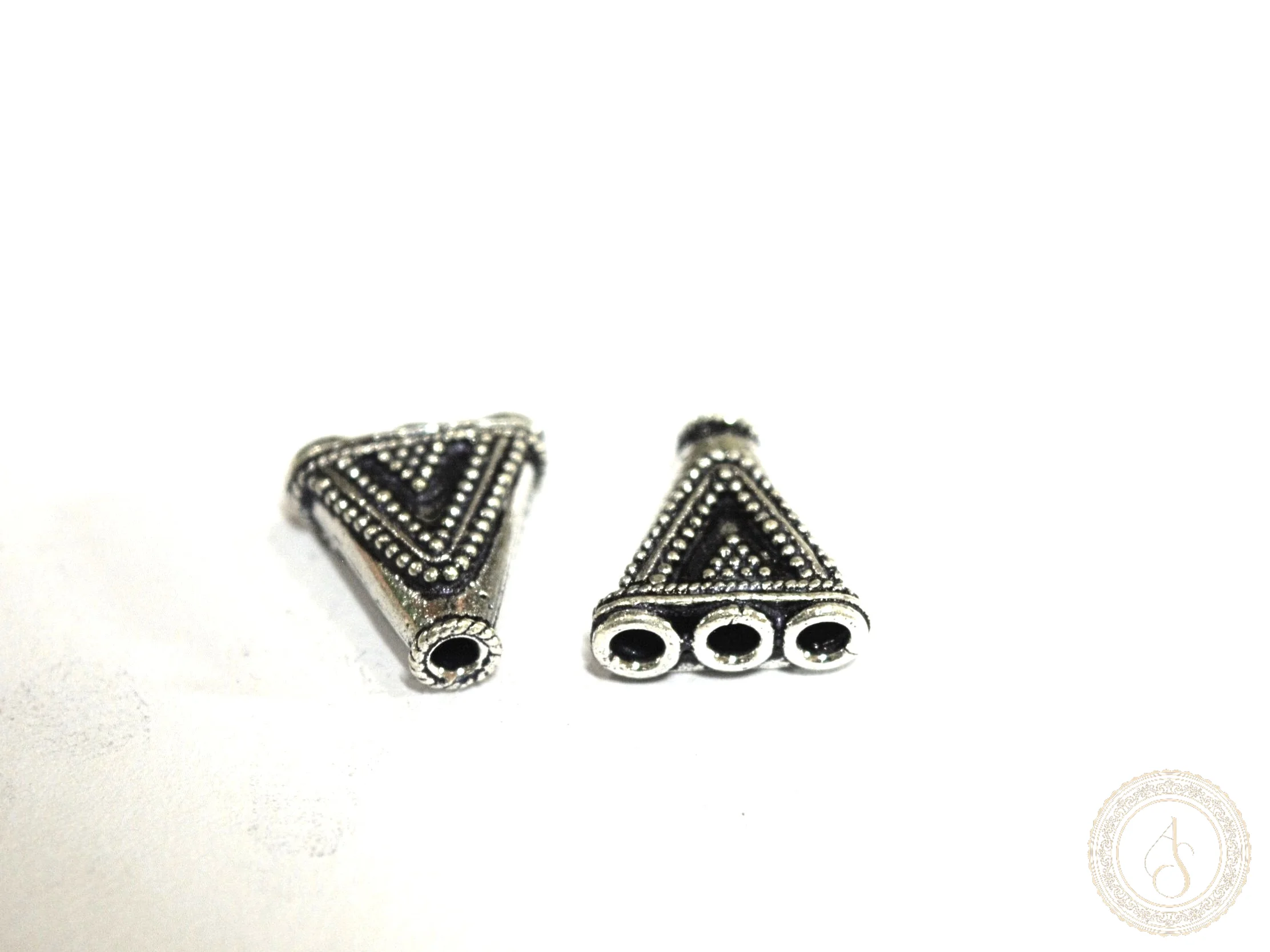 3 Line Nechlace Holder - Finding